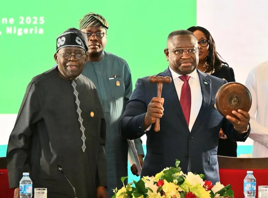 Breaking: President Tinubu Transfers ECOWAS Leadership to Sierra Leone’s President Bio