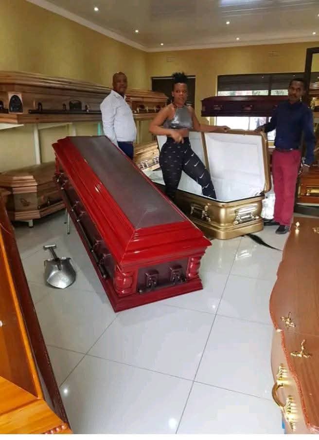 ‘I Don’t Want a Cheap Coffin’ — Lady Sparks Reactions as She Picks Her Own Casket