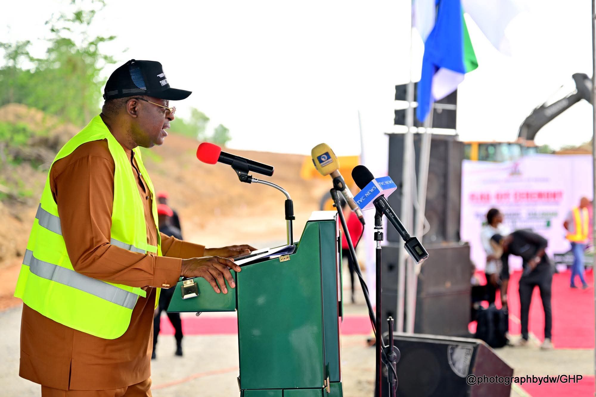 Hon. Dr Emil Inyang Lauds Governor Otu’s ₦800M Agric Empowerment to Cross River Youths